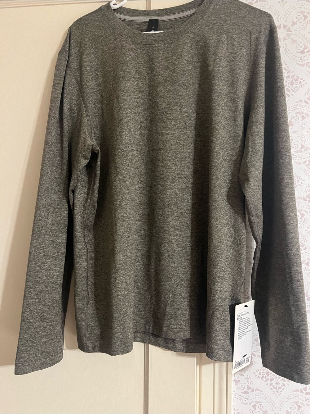 Men's Long Sleeve Crewneck Tee